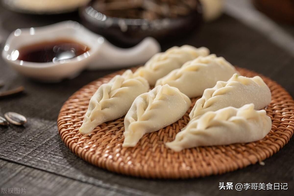 饺子包完怎么急冻,饺子包用不完怎么做好吃