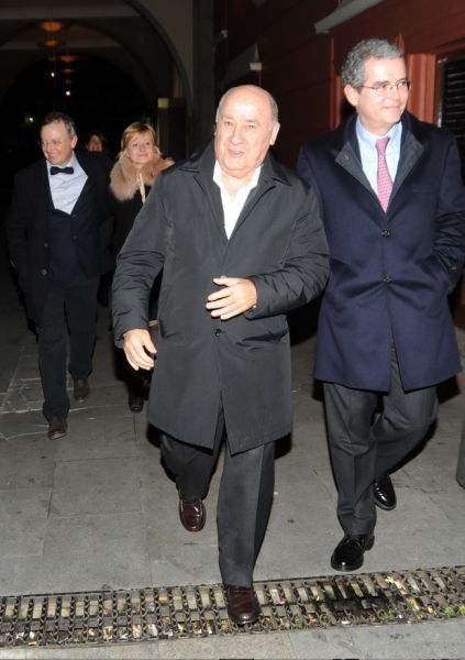 豪横！靠抄作业掌握万千少女钱包，亚马逊和苹果还要向他交房租