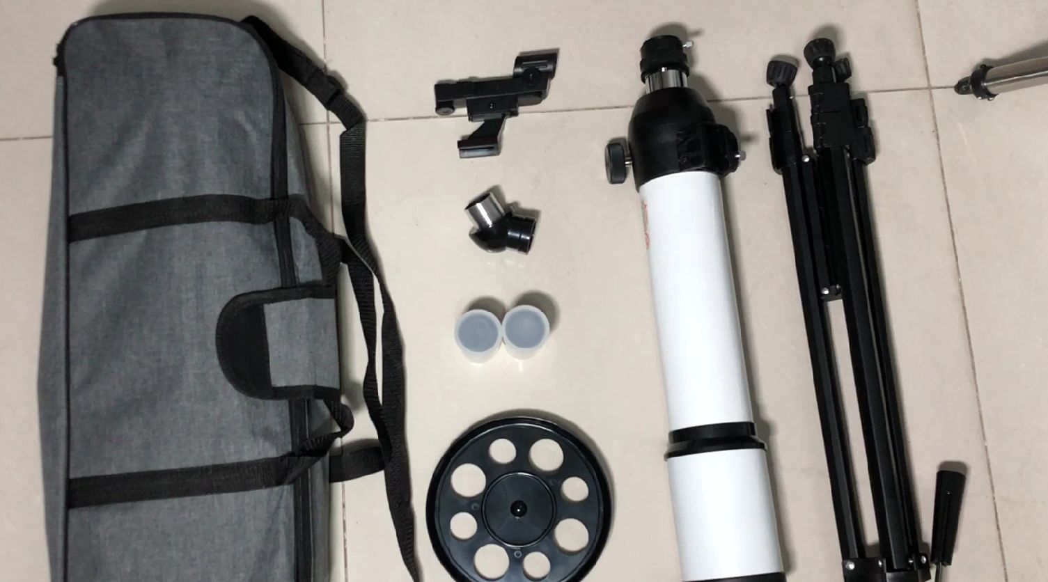 看月球陨石坑望远镜,超高清望远镜看月球开箱