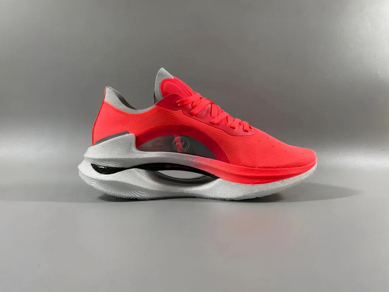 谷爱凌同款跑鞋,安踏冠军跑鞋2代pro谷爱凌配色