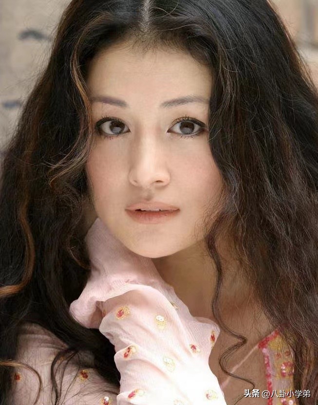 曾经美丽的容颜如今变成了老太太,曾经貌美如花现在变成大妈