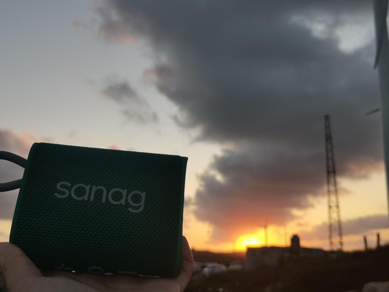 带上SanagM13SPro户外便携蓝牙音箱，和我一起去海边看日落吧