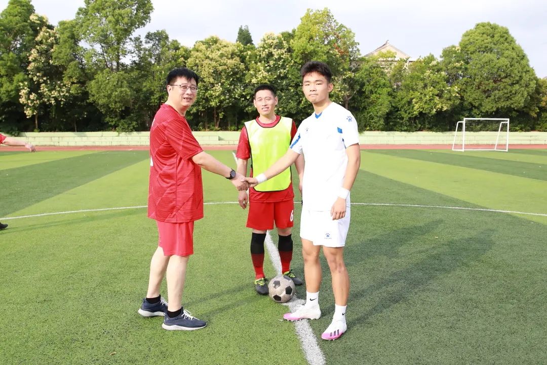 校园足球友谊赛高中,两市学校校级足球友谊赛