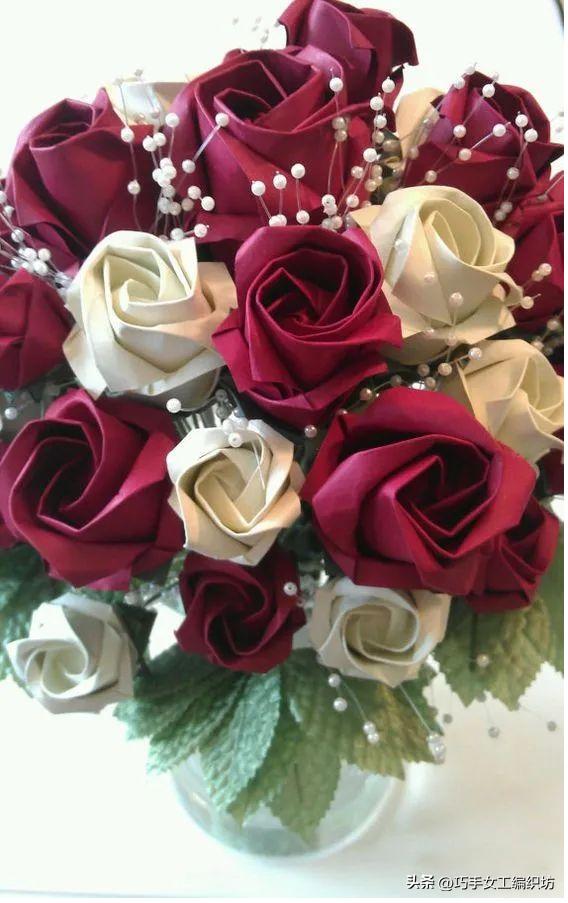 一张纸就能叠着的玫瑰,一张纸能折的红玫瑰花