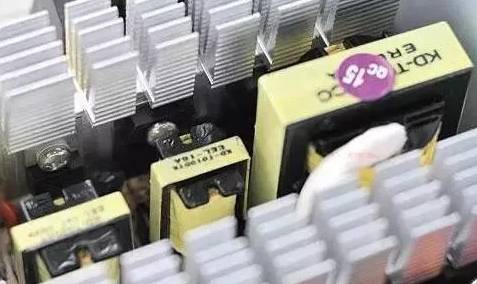 电源内部一定有电阻吗,电源内部一直存在非静电力吗