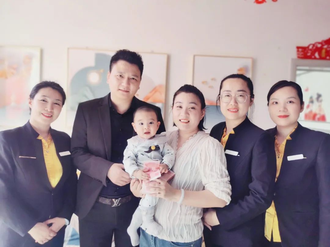 这一刻，我深刻体会到什么是“你背后站着整个莎蔓莉莎”