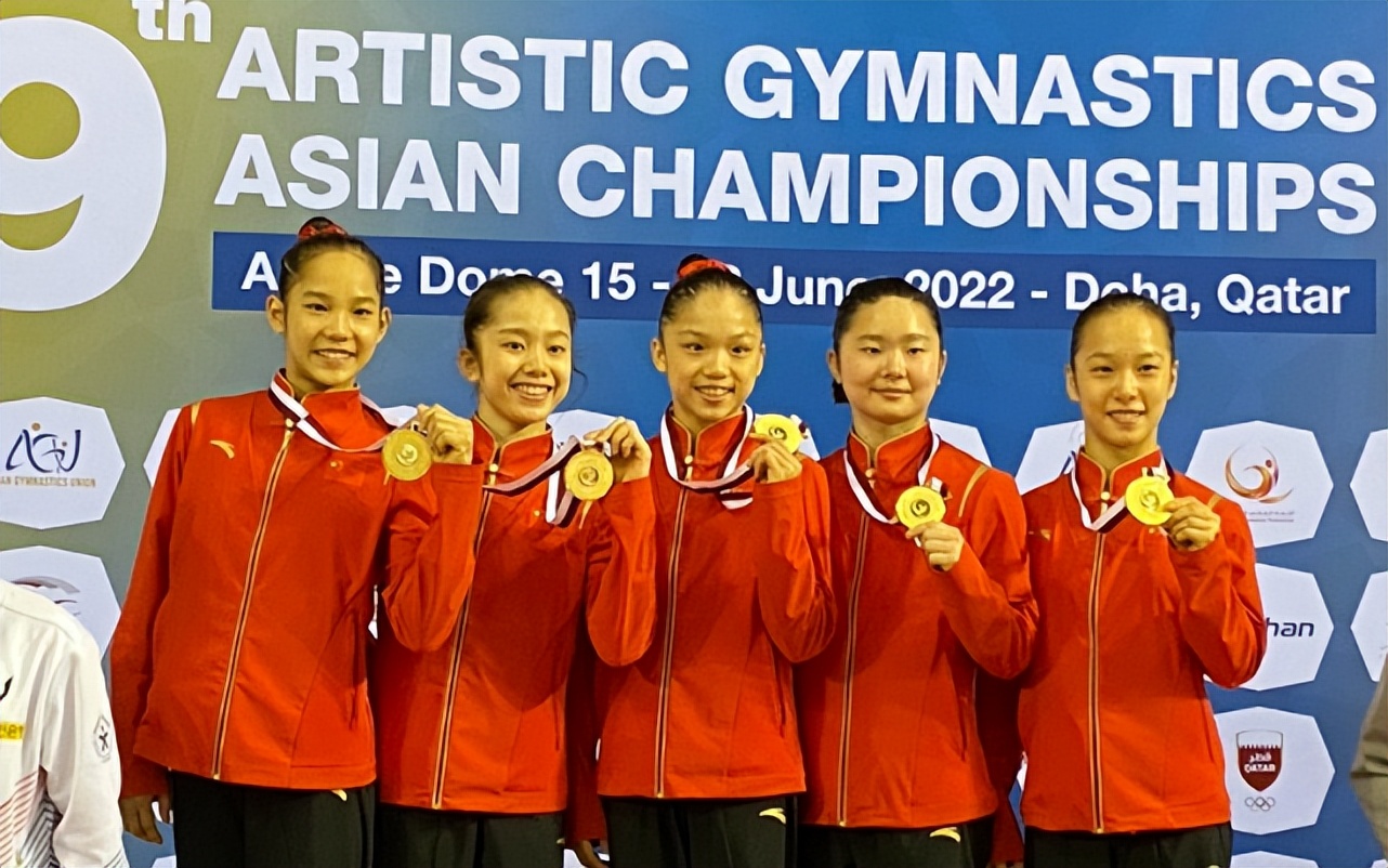 中国体操队夺冠高光时刻,为中国体操冠军获得四金点赞