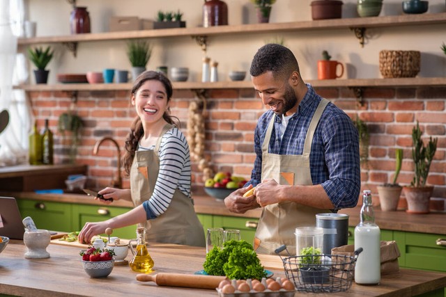家庭煮夫软饭男,老婆月薪5万我在家吃软饭