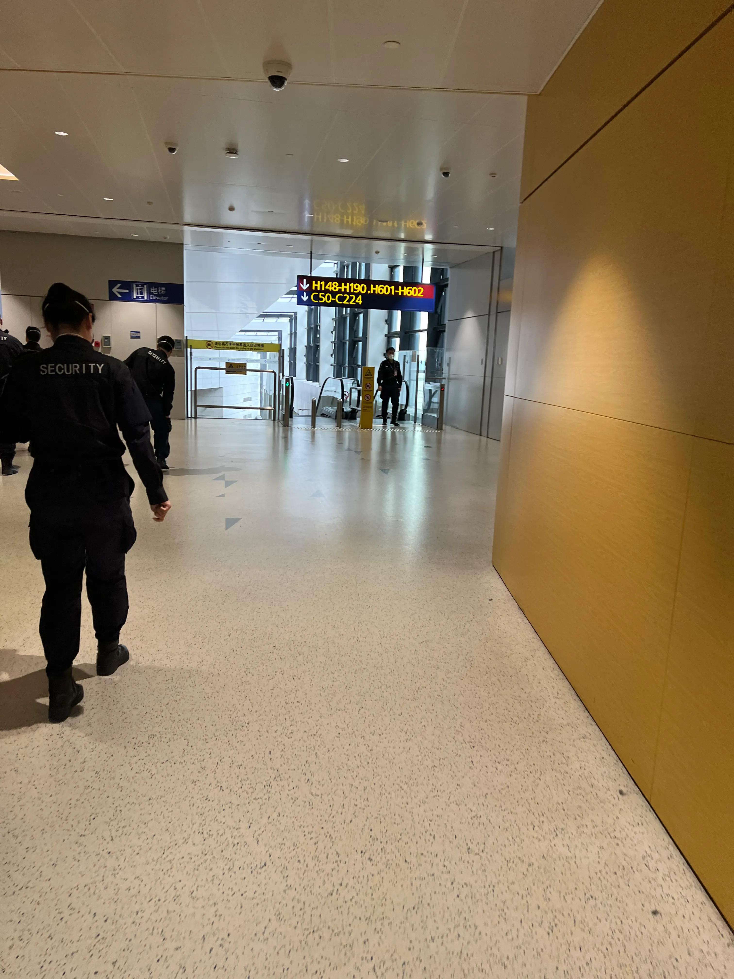 在浦东机场t2怎么去登机,浦东机场t2泰国登机流程