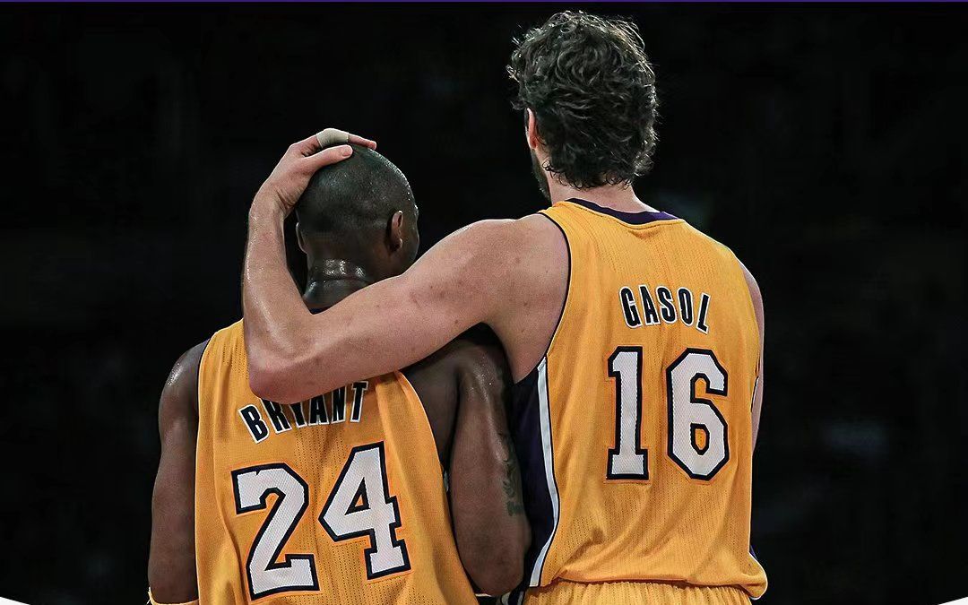 打过球才知道科比多强,不懂篮球的人都知道科比有多传奇