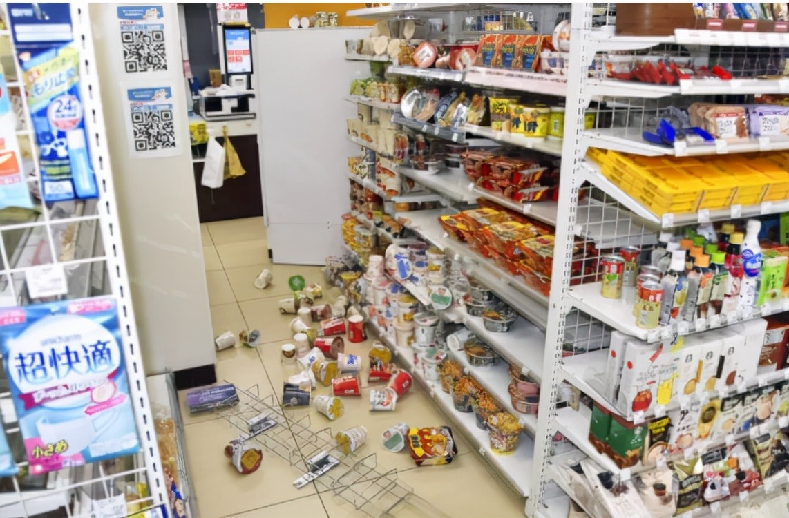 日本发生7.4级地震现场,日本发生7.4级地震