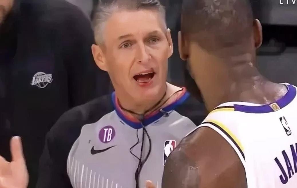 福斯特裁判肖华,肖华谈保罗福斯特