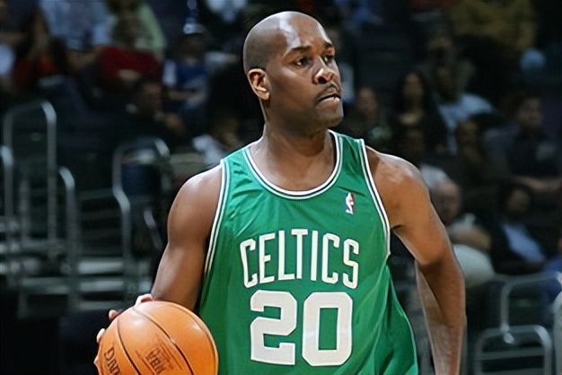 揭秘NBA历史上三大后卫防守大闸，佩顿屈居第二，乔丹实至名归！