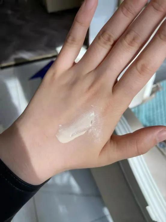 比较好又比较实惠的隔离霜,隔离霜最好用的是哪款