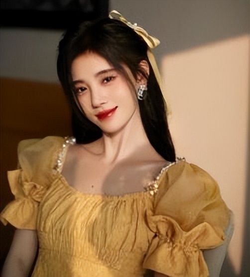 心机女孩鞠婧祎：被潘玮柏刁难拒绝王思聪求爱，整容遭贾玲内涵