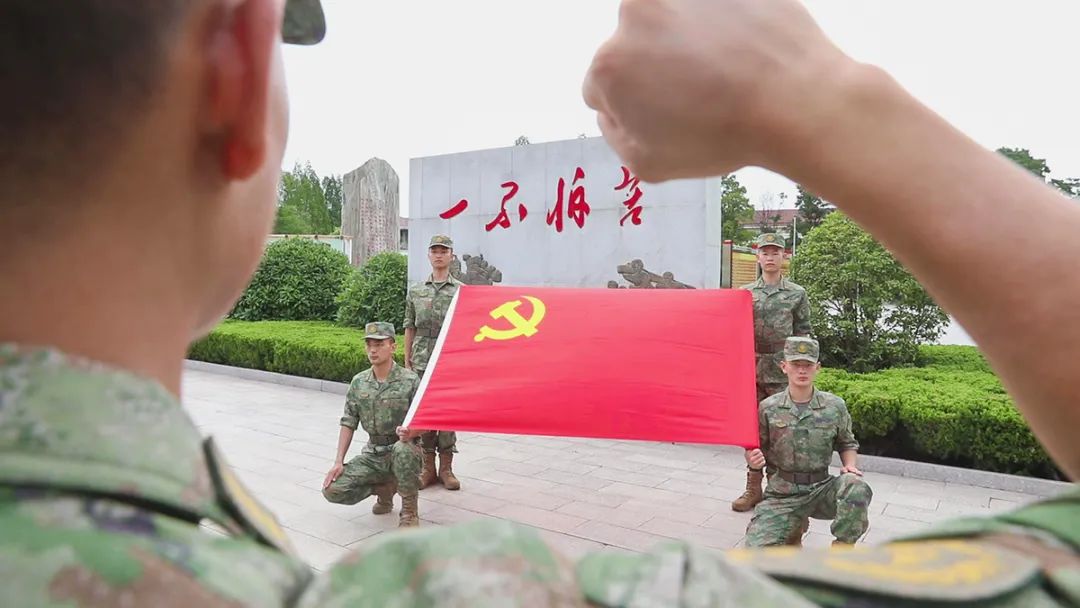 第71集团军：祝福伟大的*党**，跑出新时代奋斗强军的加速度