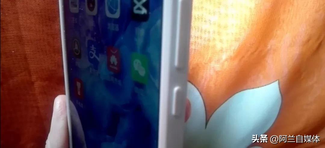 手机快速打开手电筒的两种方法,vivo手机快速打开手电筒的方法