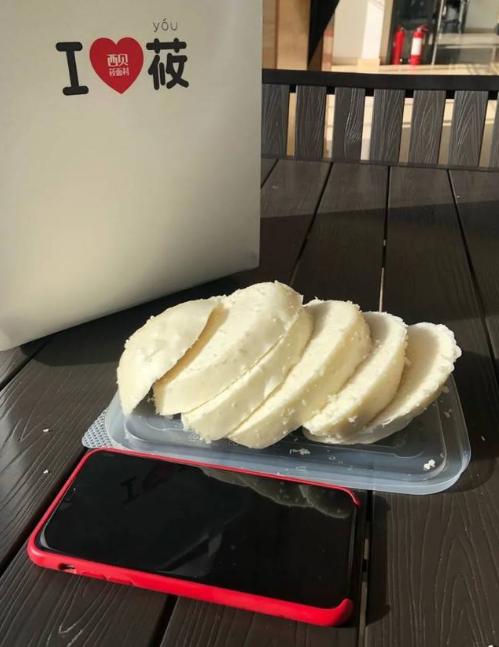 一个花卷33，一碗豆腐汤69，“穷人止步”的西贝，还需要排队用餐