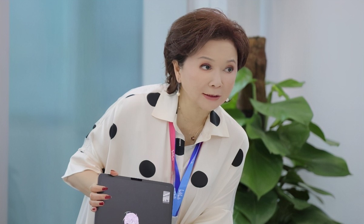 丁丁与蔡明关系,丁丁和蔡明什么关系