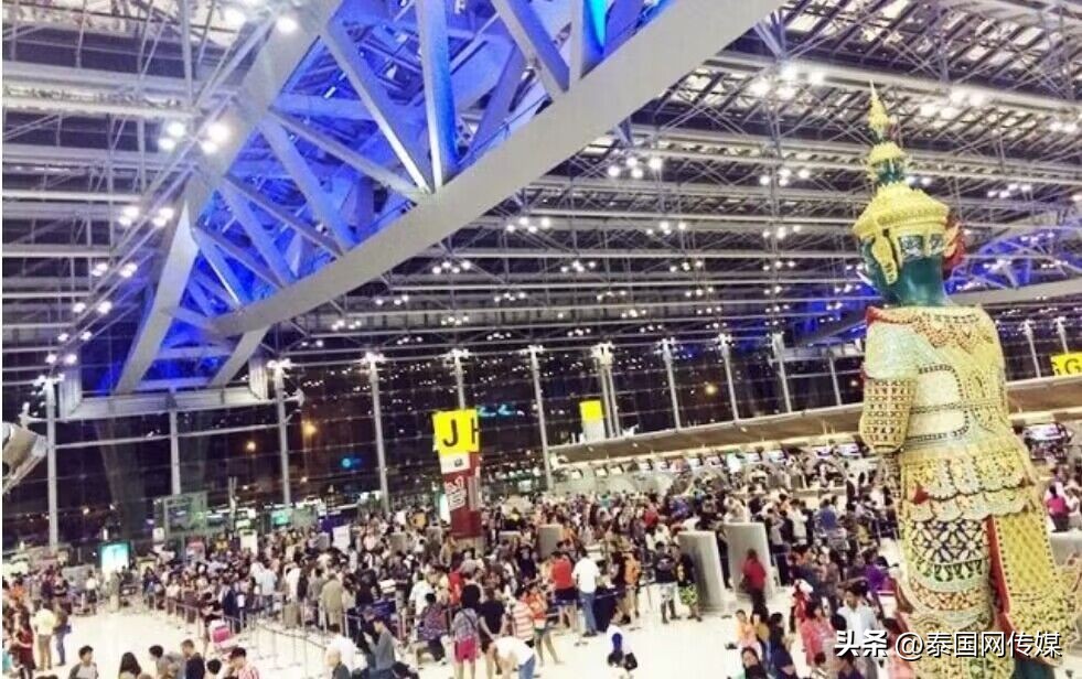 中国与泰国航班,泰国游客飞武汉回国包机