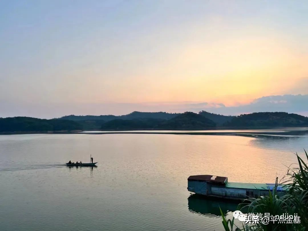 假装在创业,沉浸在挣钱