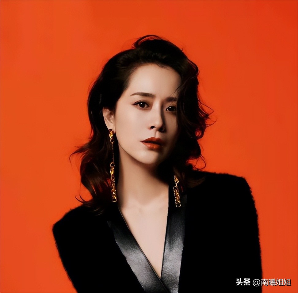 30-40岁洋气超短烫卷发减龄,适合50岁的减龄短羊毛卷发型