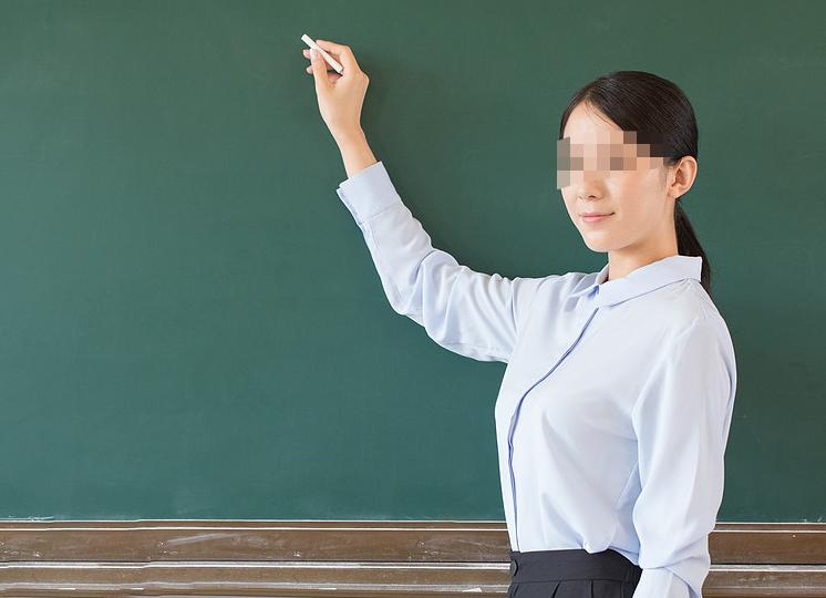 骞夸笢楂樻牎鑰佸笀杞﹀唴鍑鸿建琚姄,骞夸笢楂樻牎鑰佸笀鍑鸿建琚姄鐜拌鍚庣画