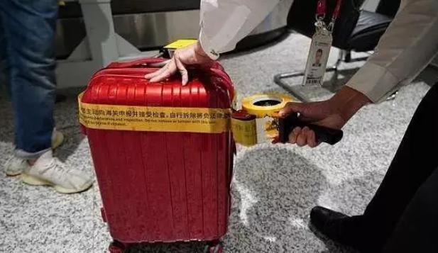 华人回国乘机规定,华人回国可以带多少钱的物品免税