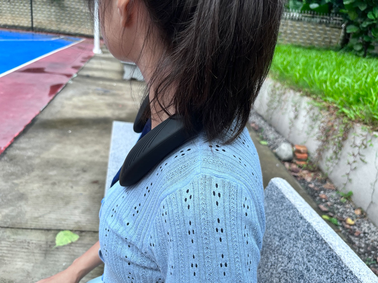 便携颈挂式蓝牙音箱,挂耳式蓝牙音箱