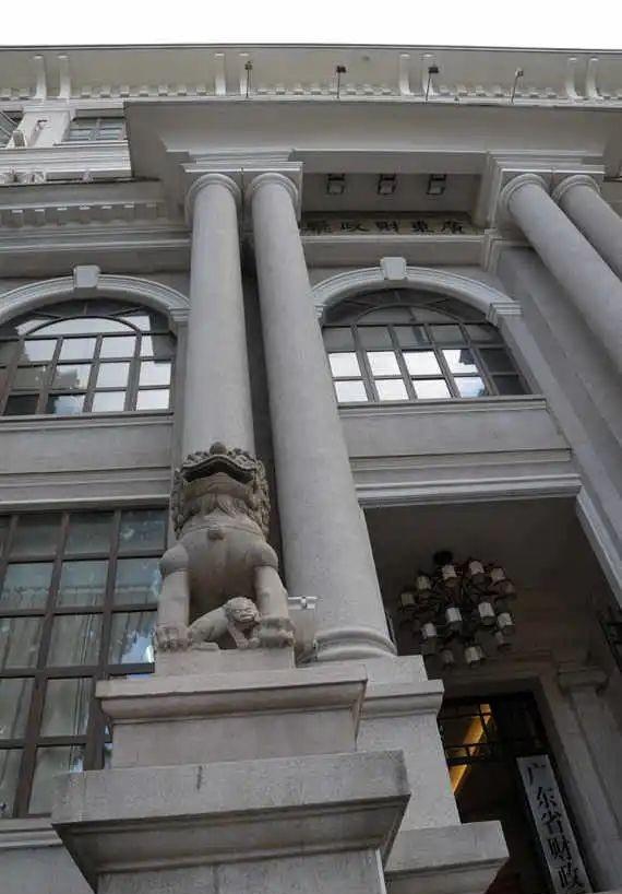 壮观到让人头晕的省财政厅大楼叶曙明