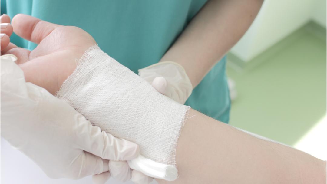 伤口化脓十天还没好,伤口破了好几天一直流脓