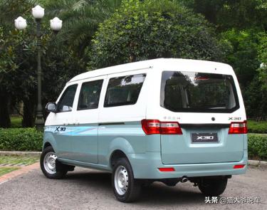 小海狮x30对比五菱之光谁好,小海狮x30和五菱之光哪个保值