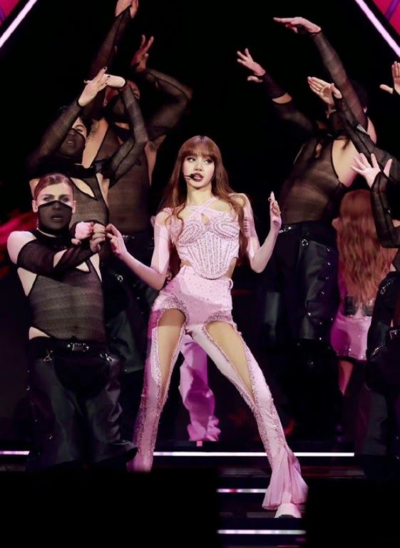 韩国女星着装惹争议,韩国女星穿着惹争议