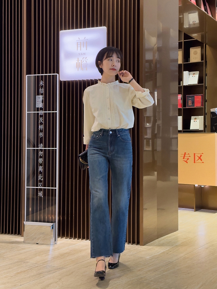 搭配春季牛仔裤的上衣推荐,初春阔腿牛仔裤配什么上衣好看