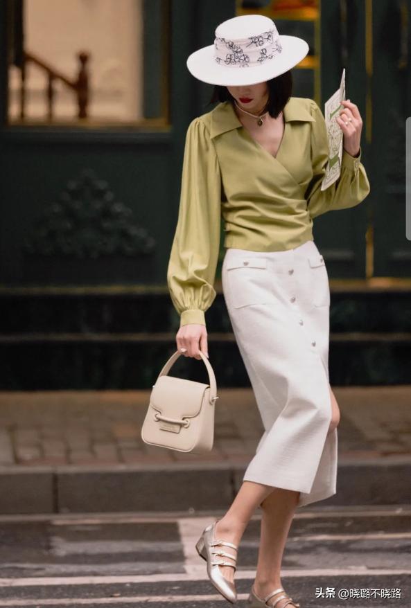 适合矮个子穿的裙子显白,五五分的小个子穿什么裙好看