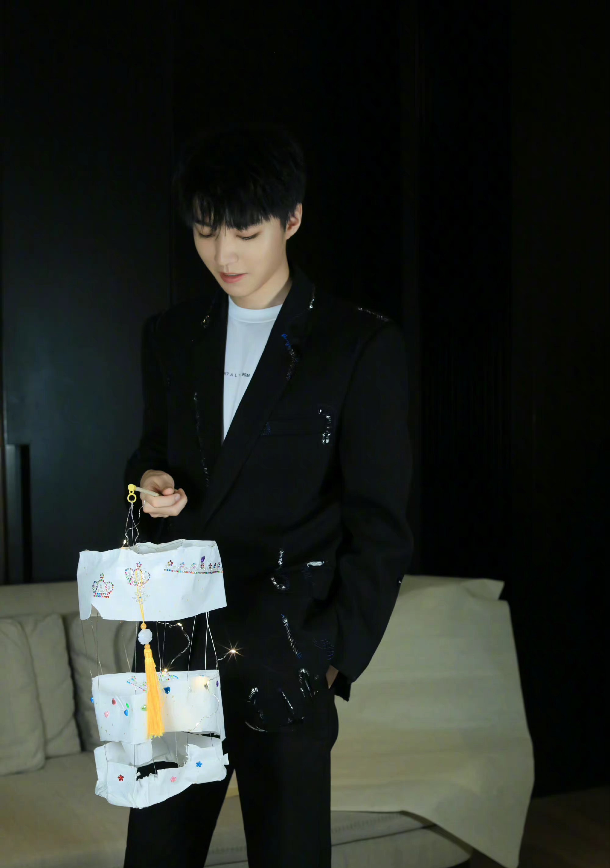 王俊凯中秋之夜幕后花絮,中秋之夜王俊凯在哪个卫视