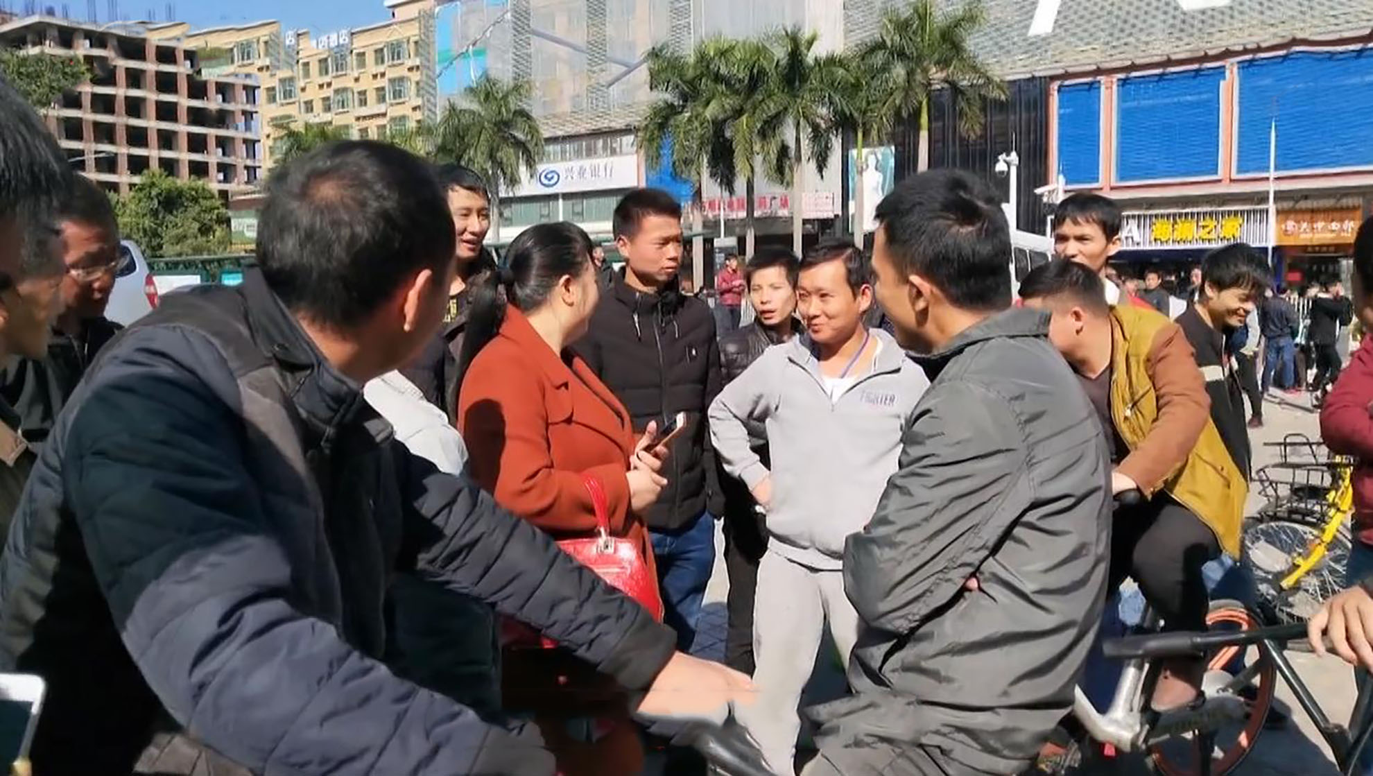 深圳“三和大神”，学历低却不想干活，专做日结工，干一天玩三天