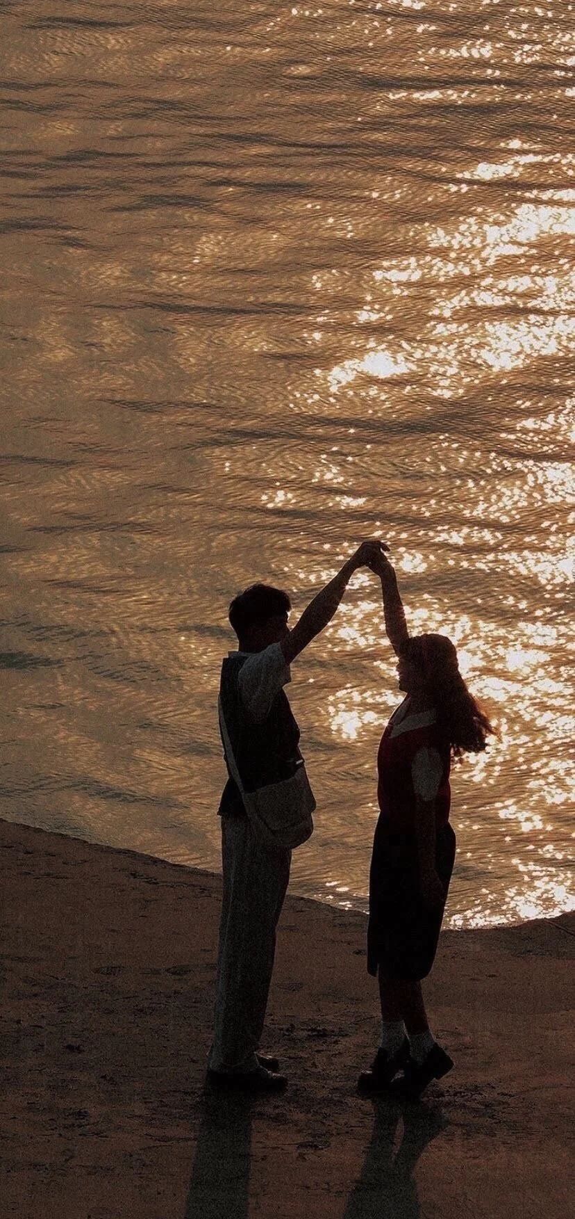 微信聊天背景图情侣海边背影,微信聊天背景图情侣专用一对