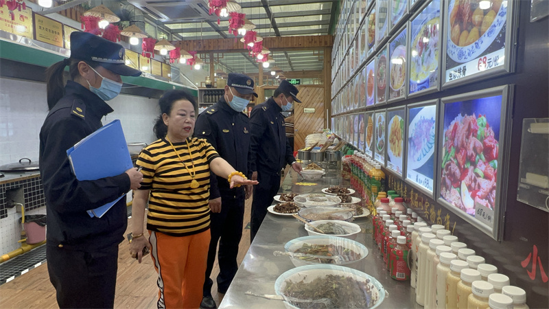 *安泰**饭店、商超用服务换真情“五一假期，我们始终如一”