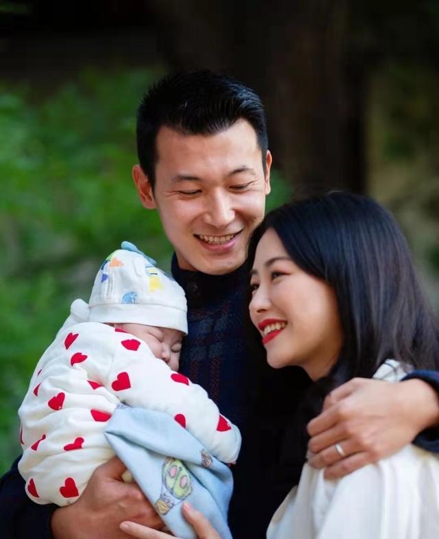 娱乐圈十大甜蜜婚礼亲吻,娱乐圈十对明星夫妻婚礼