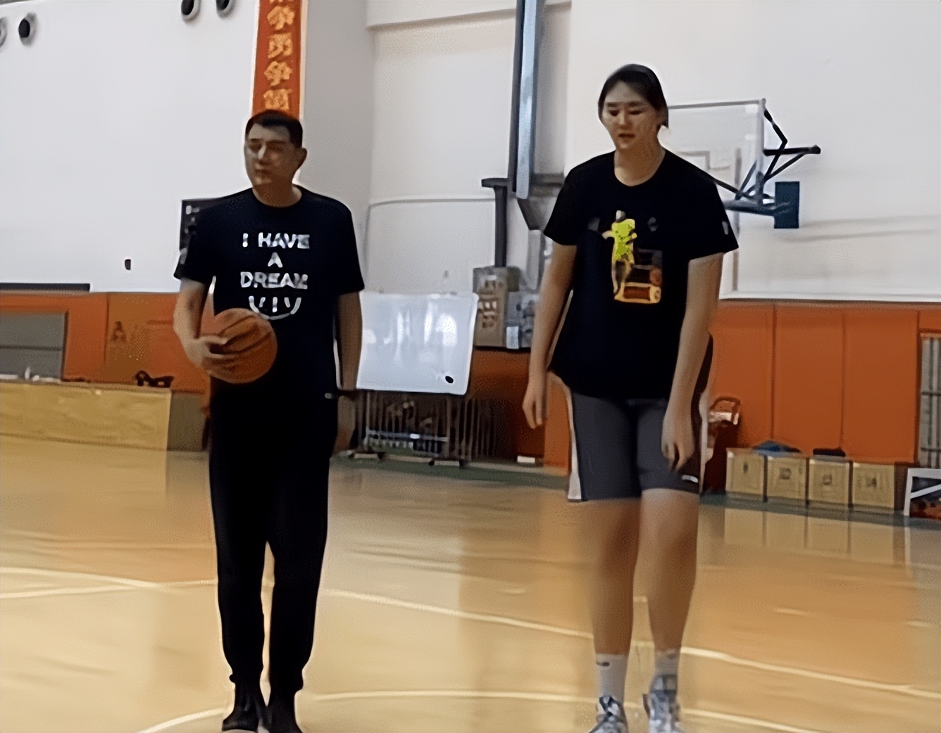 女姚明张子宇现在哪里训练,姚明张子宇个人简历