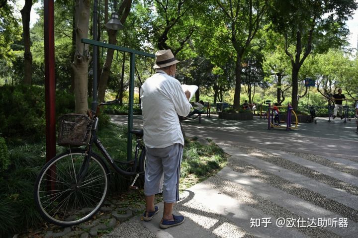 助听器适合老人用,助听器适用于什么人