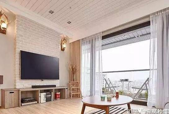 这4种窗帘既实用又美观你家有吗,窗帘是家居装饰不可或缺的一部分