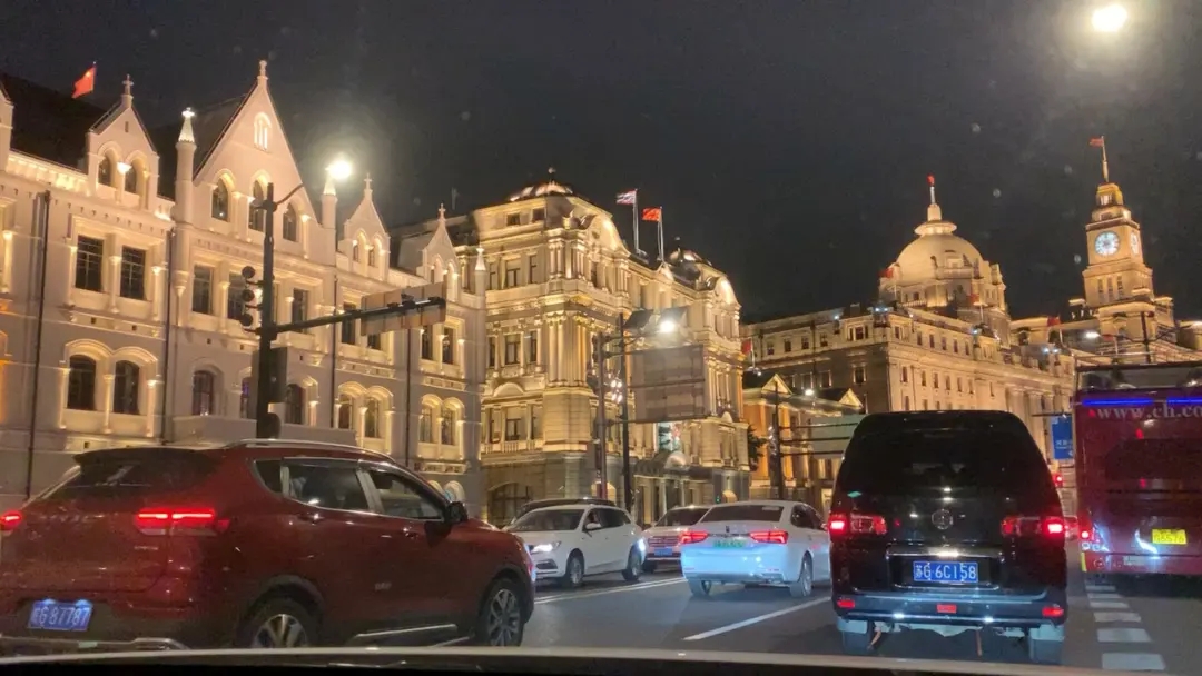 一个农村小伙在乡下打工,一个农村小伙的生活