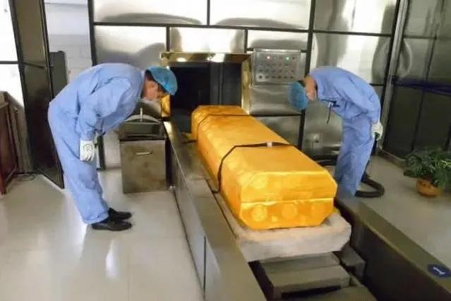 老人过世后穿寿衣有哪些规矩,老人死了为什么要穿棉寿衣