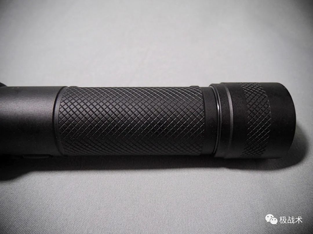 纳丽德手电筒p82测评,新标准战术手电对比纳丽德p80