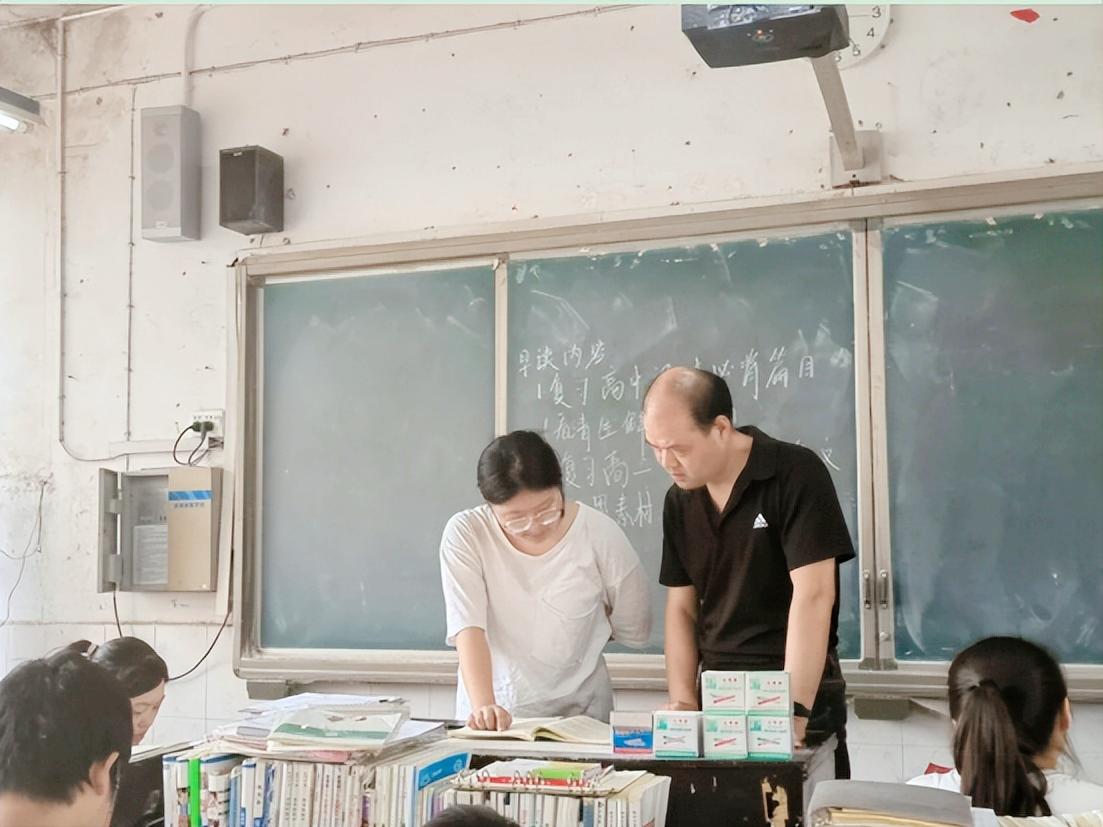 武穴育才校长罗平安,武穴市育才高级中学校长罗平安