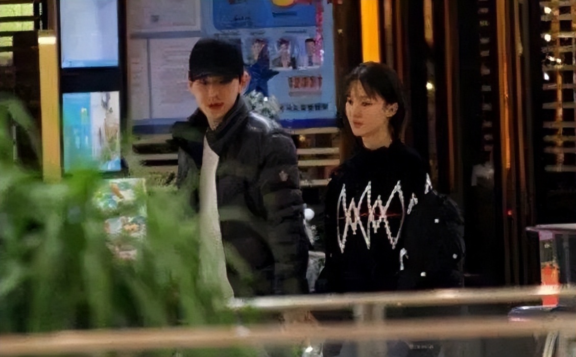 金晨被沈腾调侃,金晨穿衣吓坏沈腾