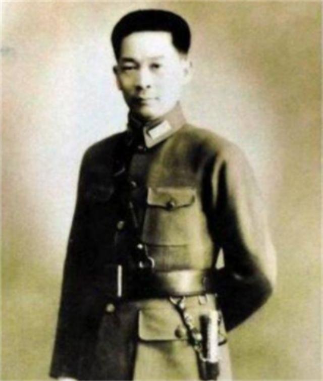 他指挥过5位元帅和6名大将,晚年悔恨:若不犯错,我就是元帅之首