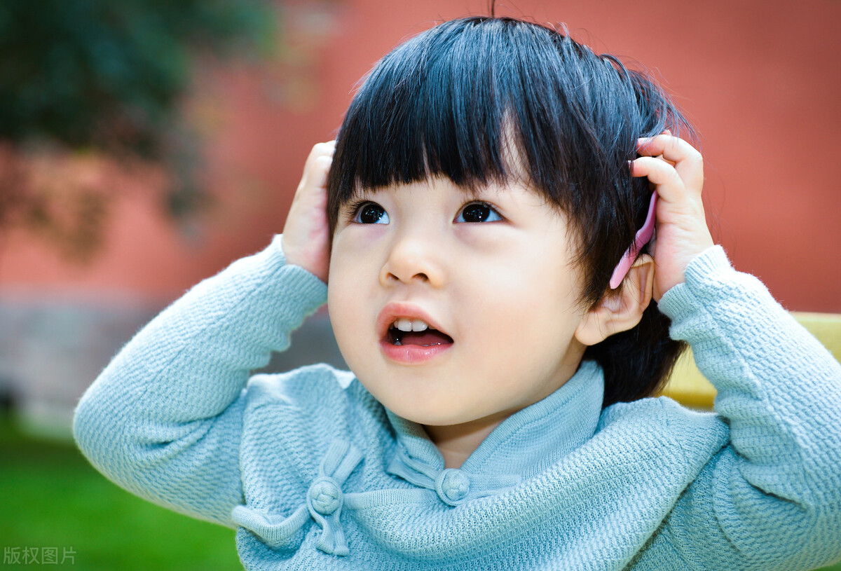 害怕打针的小朋友又哭又闹,孩子打针吃药咳嗽都不好怎么办